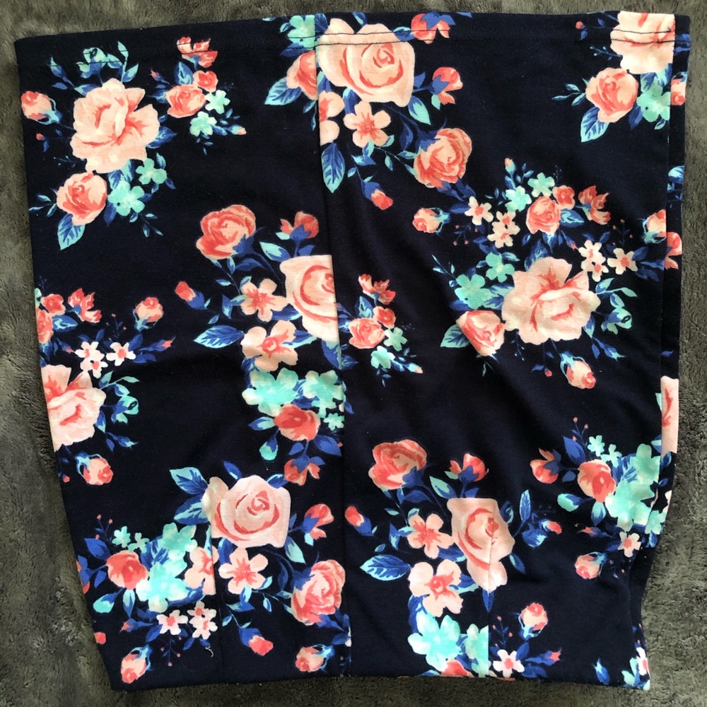MIM Navy Skirt - Picture 2 of 2